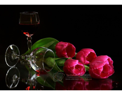VZ128 Zátiší s tulipány a sklenicemi na víno